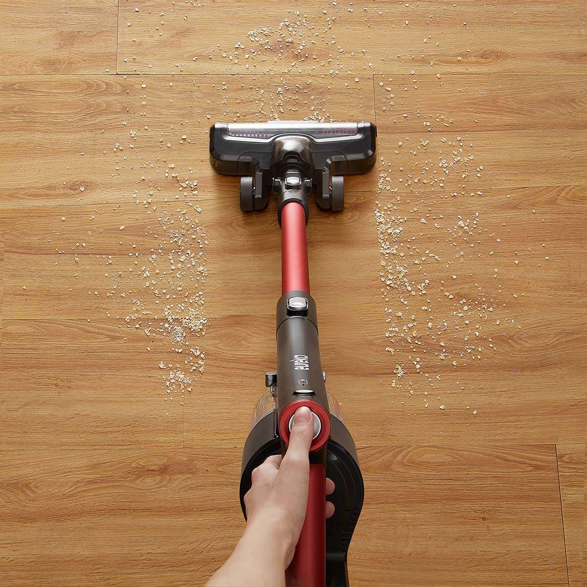 Lightspeed NEC101 – Stick Vacuum with Fast Charge & Turbo Suction - Image 3