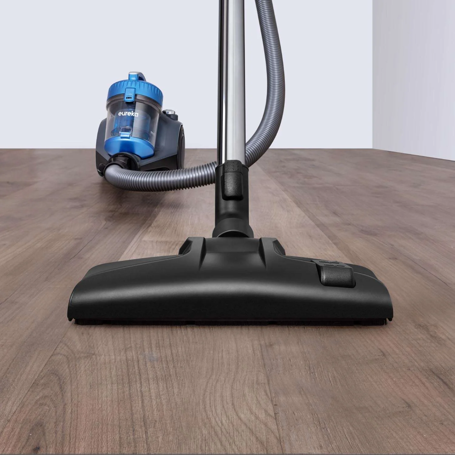 Eureka WhirlWind NEN110F – Cyclonic Canister Freedom. - Image 3